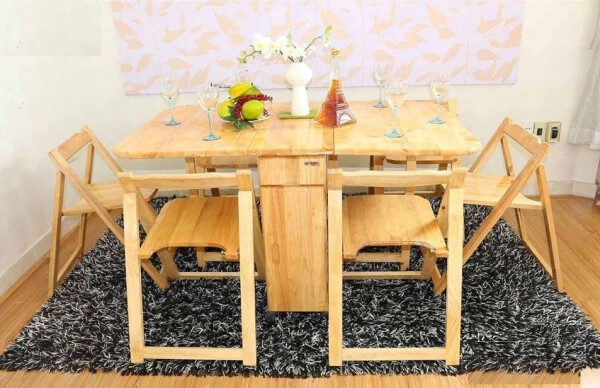 Bàn ăn gỗ gấp gọn mang ý nghĩa phong thủy tốt
