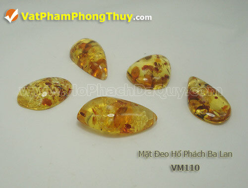 Mặt dây chuyền hổ phách
